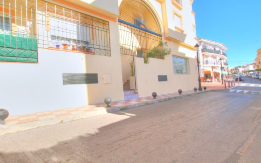 Live in the heart of Arroyo de la Miel